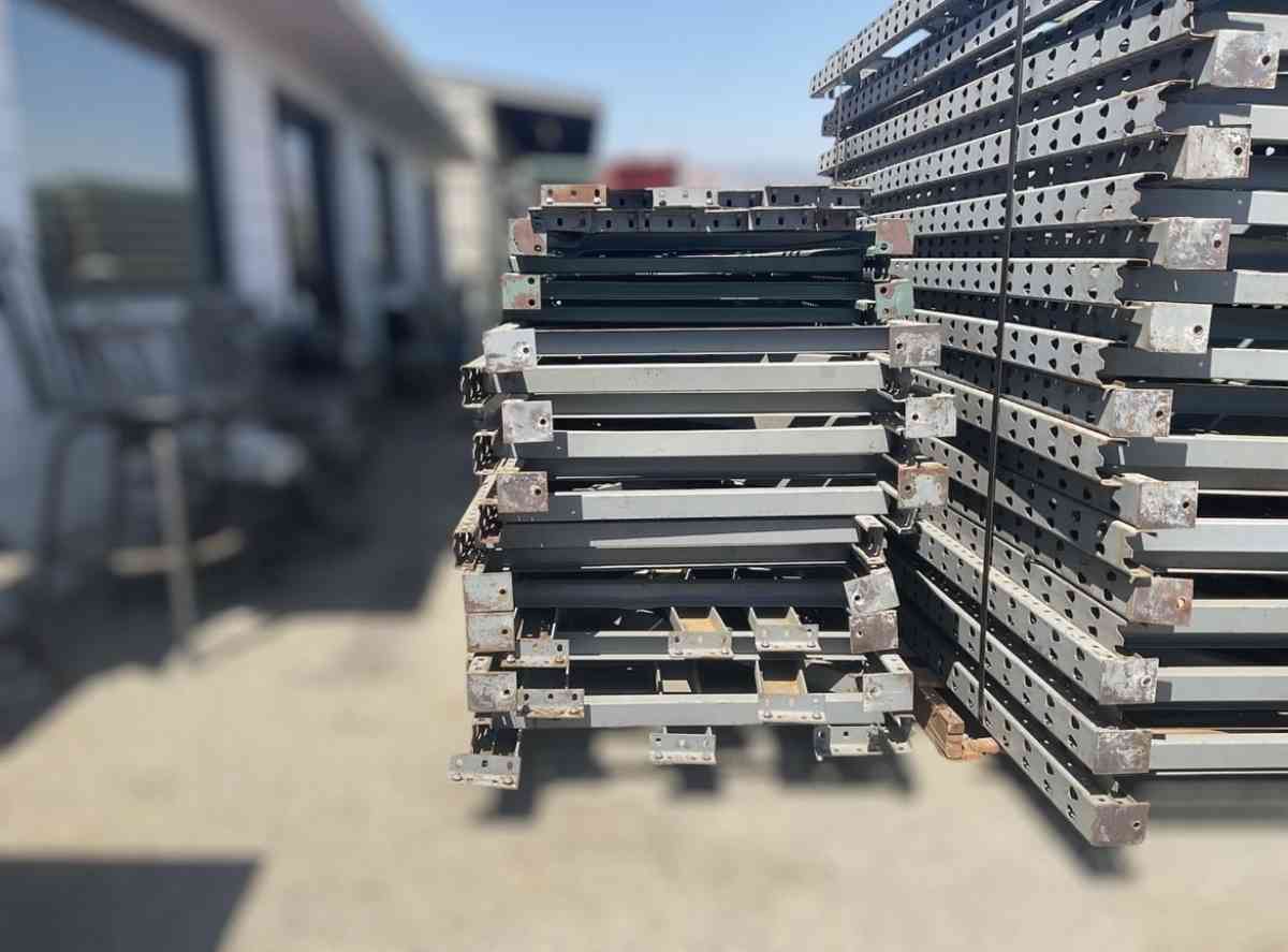 Beams  Upright - Azusa, California - FleaMarketBay