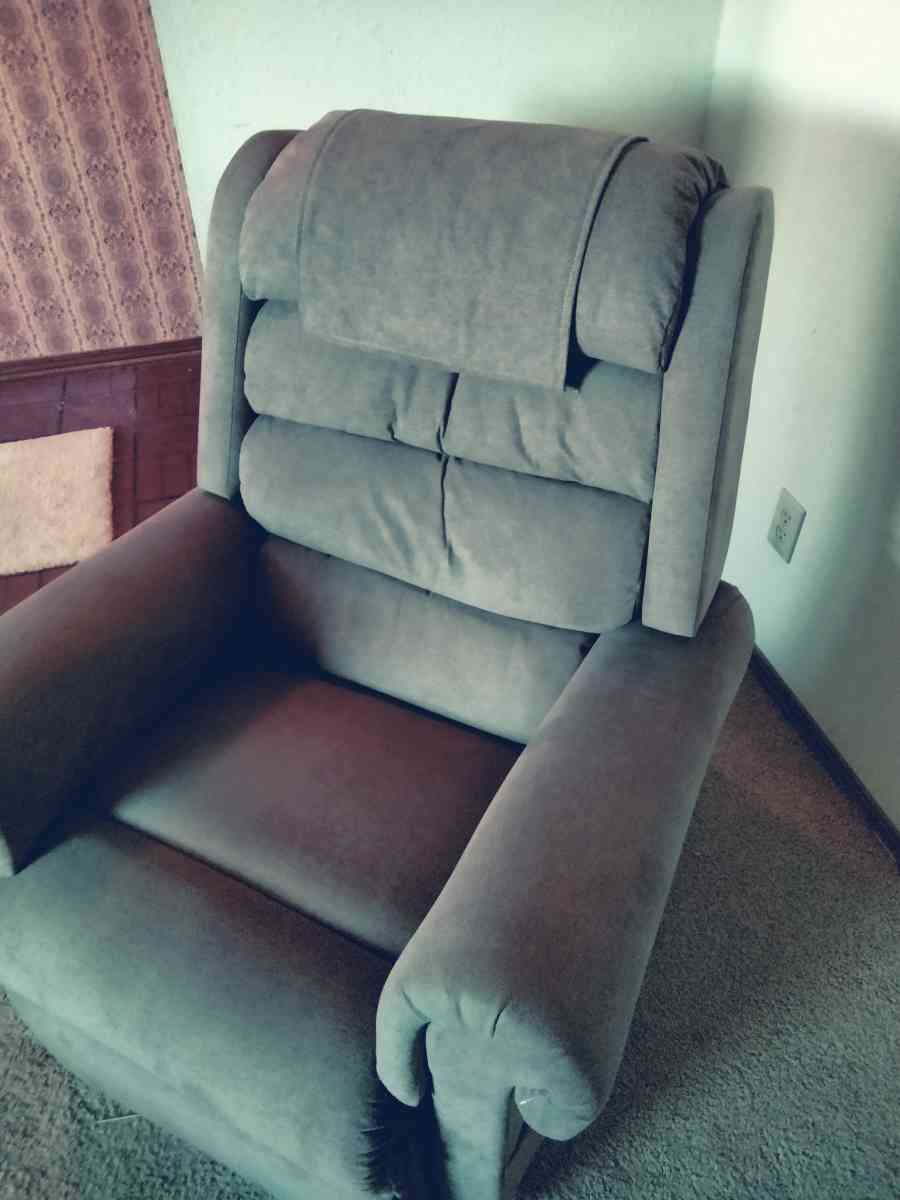 electric mobility lift recliner chair - Oklahoma City, Oklahoma - FleaMarketBay