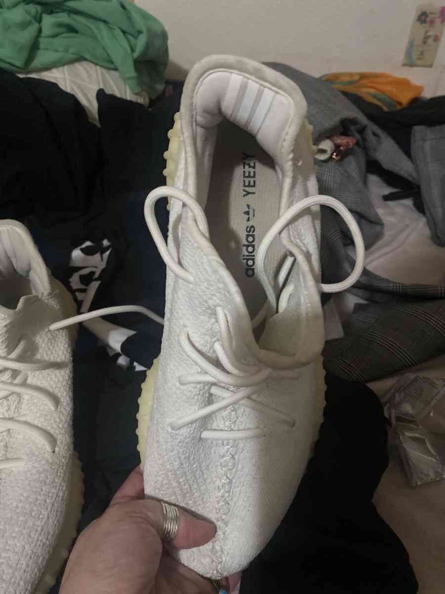 Yeezys cream Boost 350 V2 - Trinity Center, California - FleaMarketBay