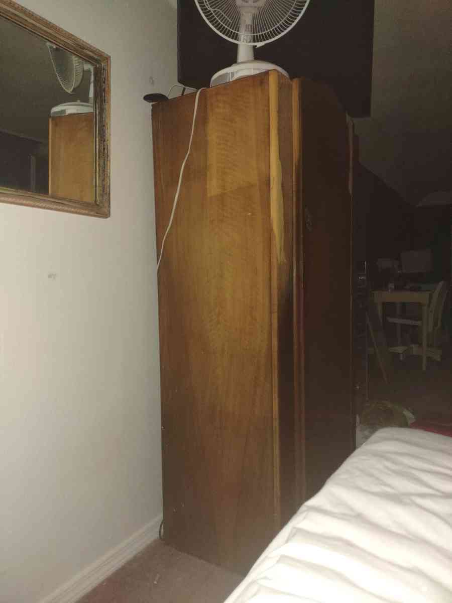 solid wood closet hutch - Tulsa, Oklahoma