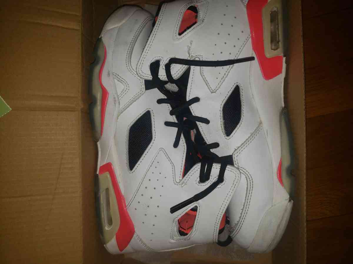 Nike Jordans - West Roxbury, Massachusetts