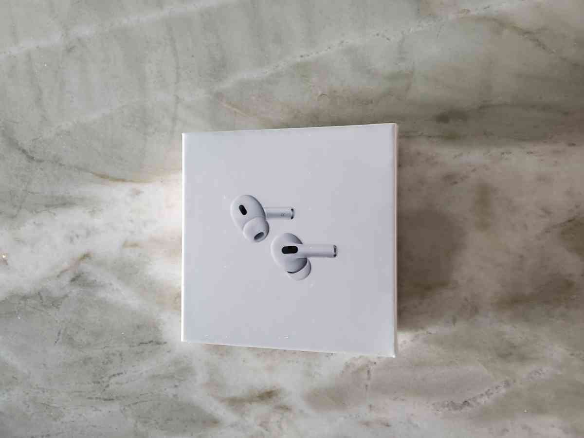 Apple AirPods 2nd Generation - Wildomar, California - FleaMarketBay