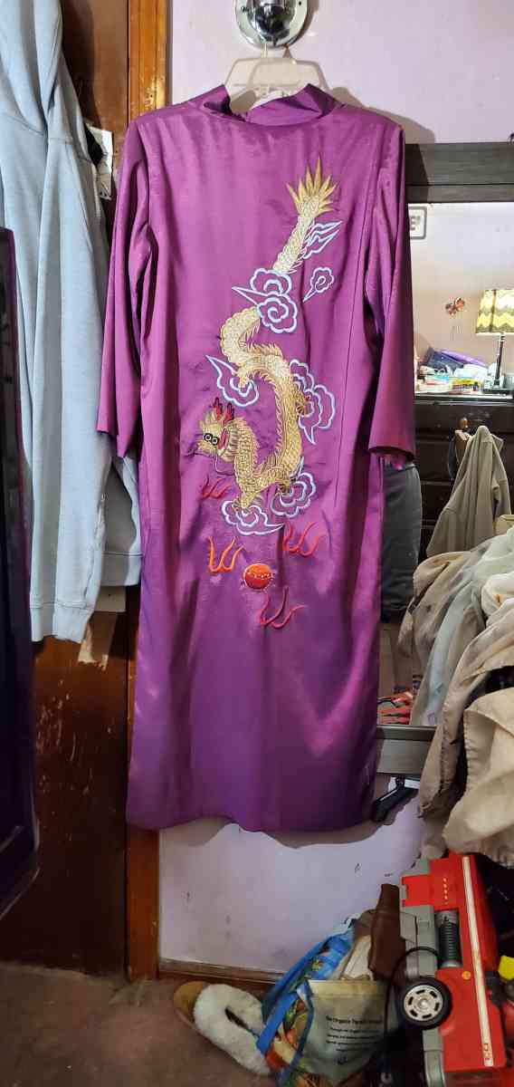 brand new Robe made hand made in China - Buffalo, New York - FleaMarketBay