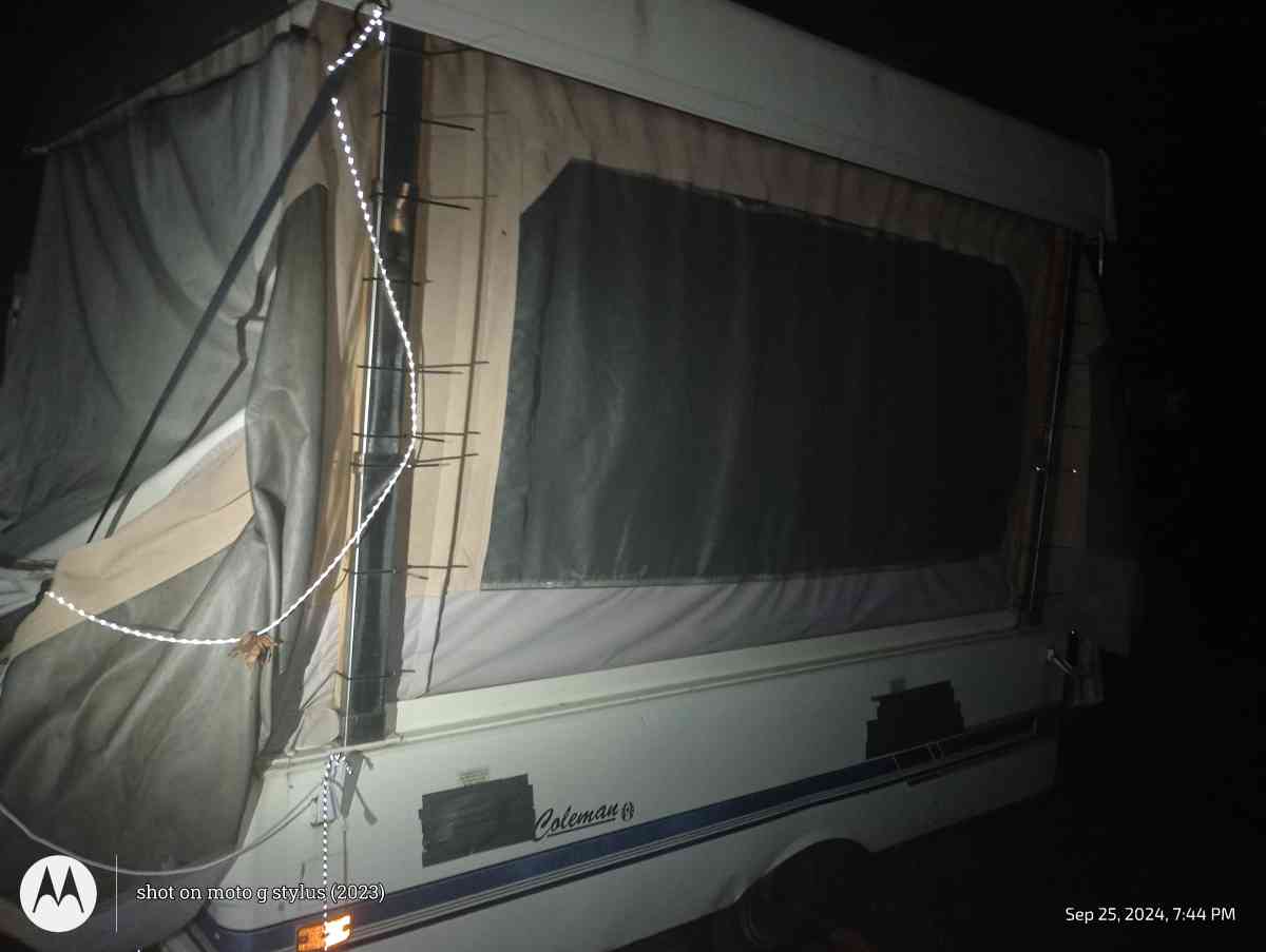pop up camper - Wallace, North Carolina - FleaMarketBay