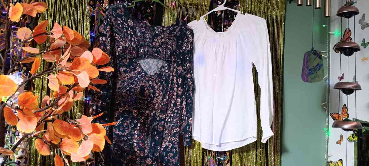 Retro design womens shirts - Akron, Ohio - FleaMarketBay