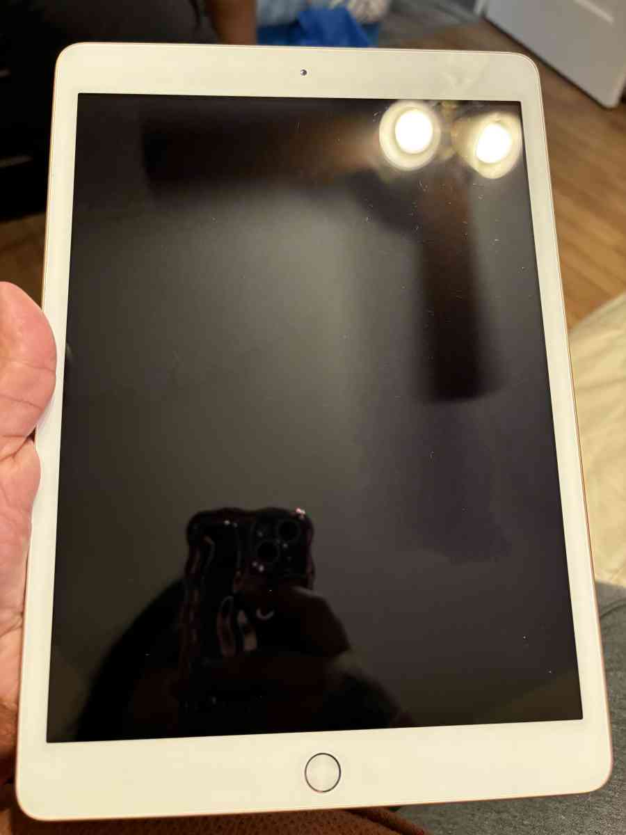 iPad 8th generation 64gb - Hazleton, Pennsylvania - FleaMarketBay