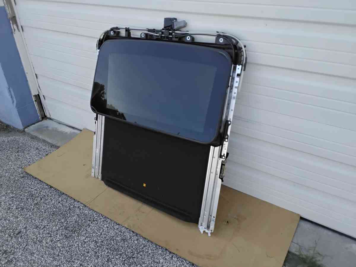 Nice 2014 Toyota Camry Sunroof Assembly OEM Factory Like New - Williamstown, New Jersey - FleaMarketBay