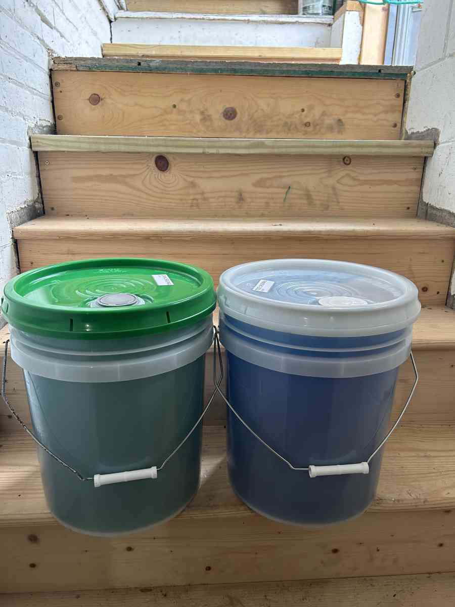 5 gallon laundry detergent - Sheboygan, Wisconsin - FleaMarketBay