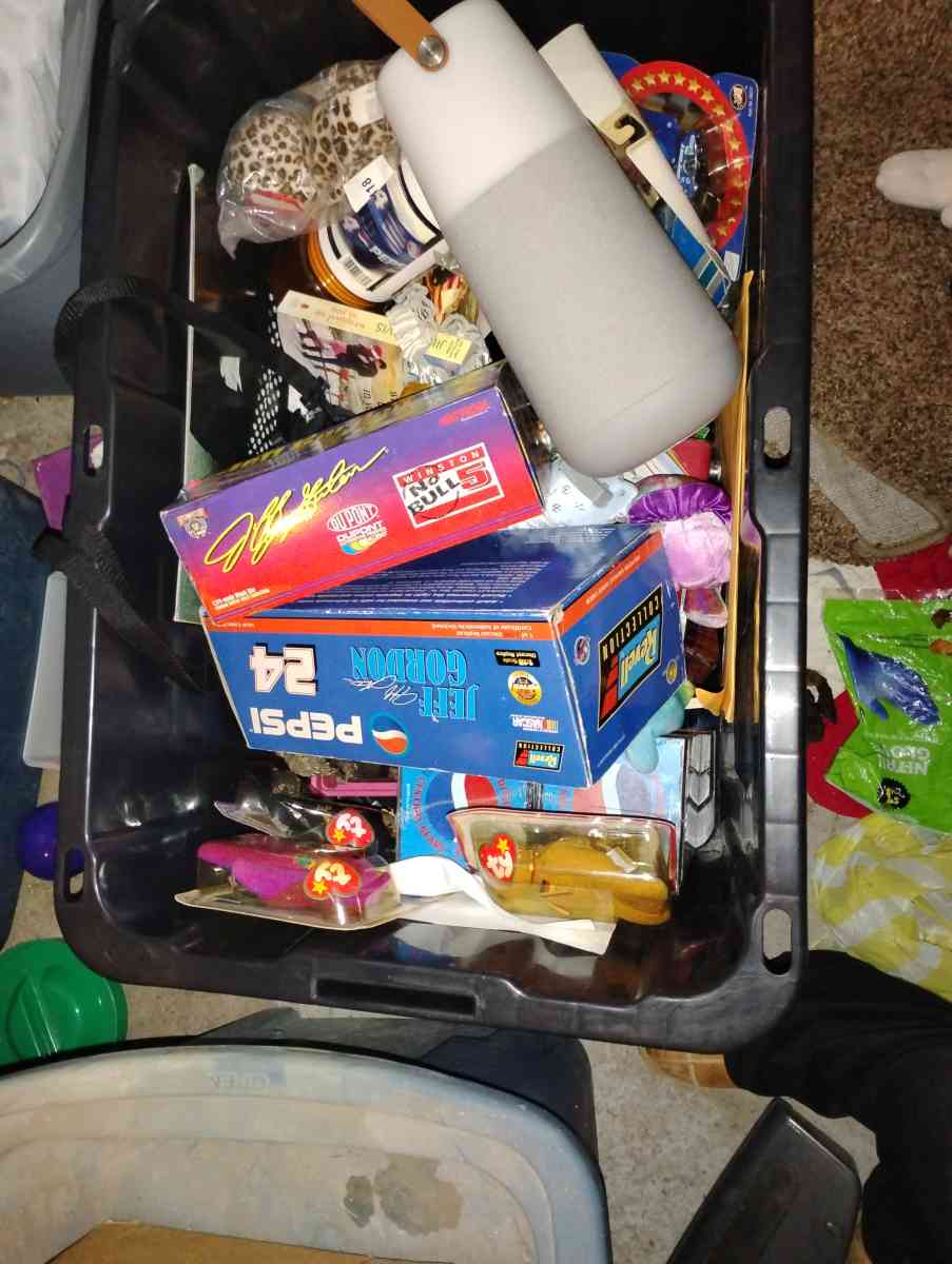 yard sale - Sandusky, Ohio - FleaMarketBay