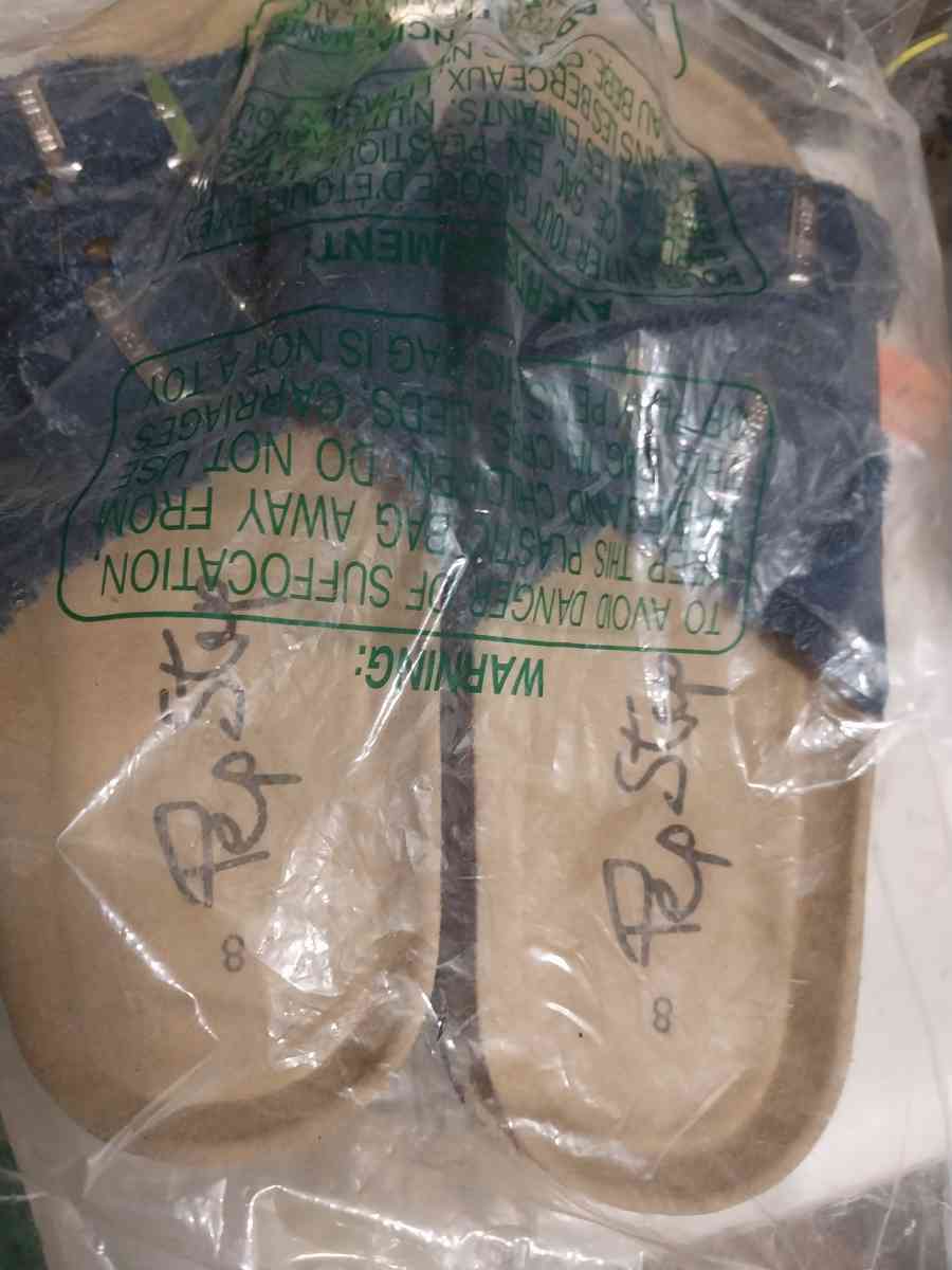 pop step woman shoes size 8 - Acworth, Georgia - FleaMarketBay