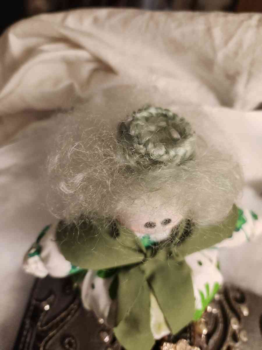 miss lucky pin cushion - Stockton, California - FleaMarketBay