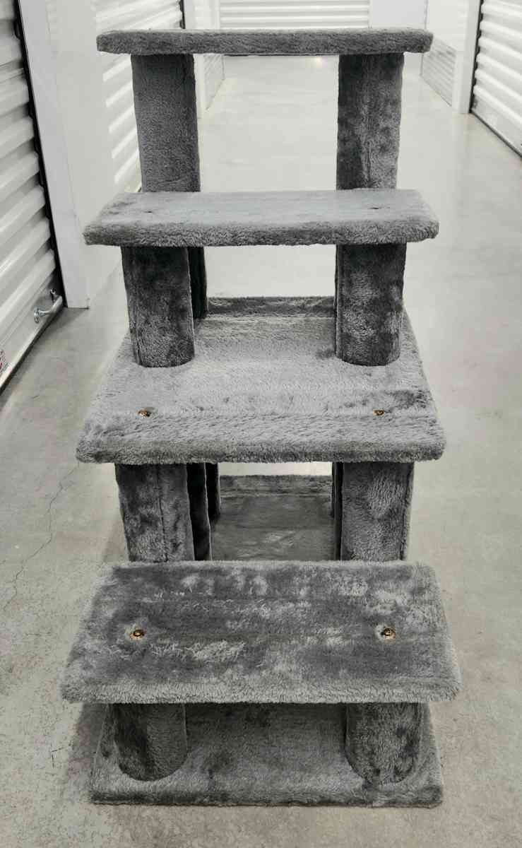 Furhaven Steady Paws 4 Step Pet Stairs for High Beds Sofas - Kenner, Louisiana - FleaMarketBay