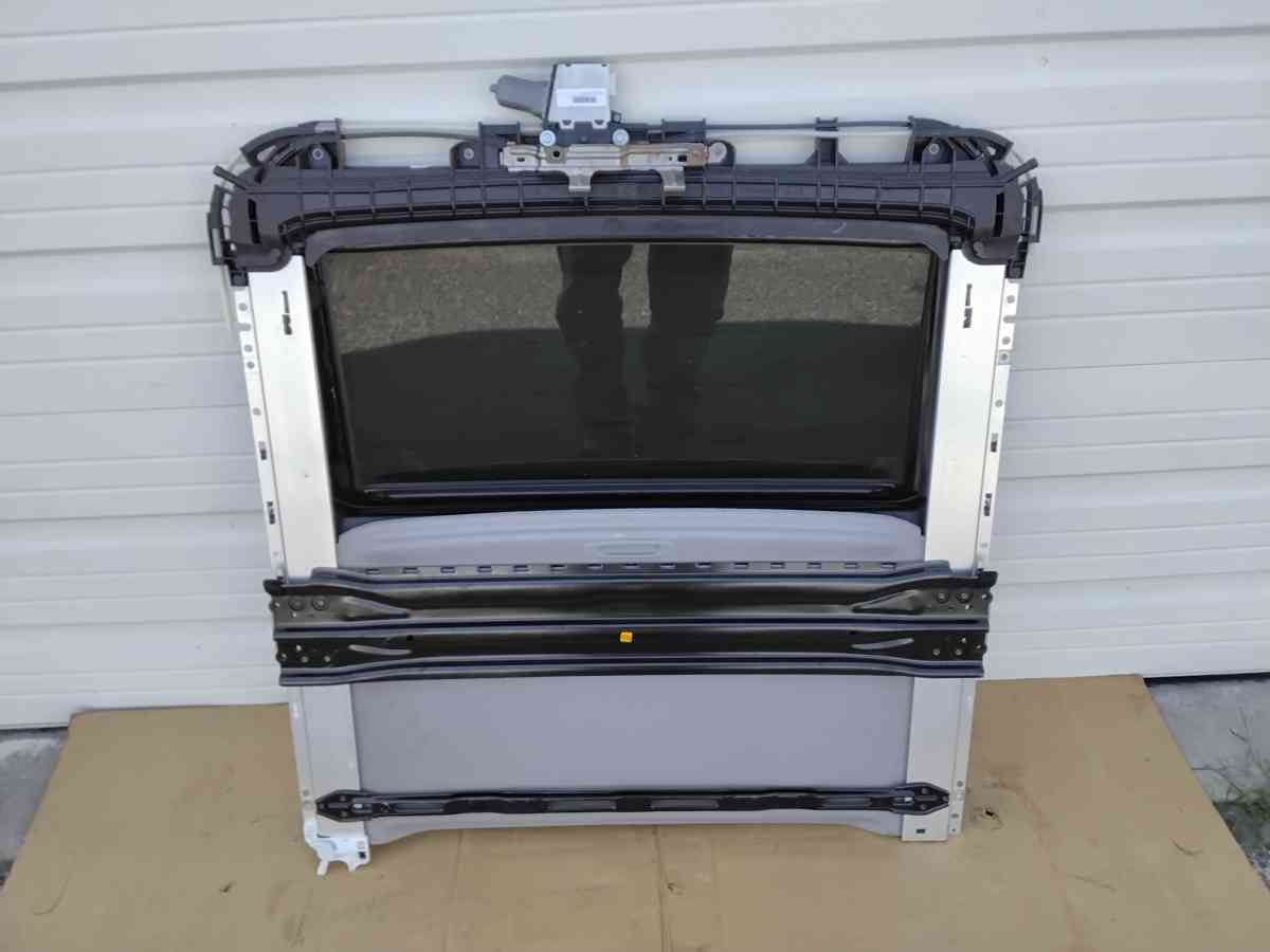 Nice 2014 Toyota Camry Sunroof Assembly OEM Factory Like New - Williamstown, New Jersey - FleaMarketBay