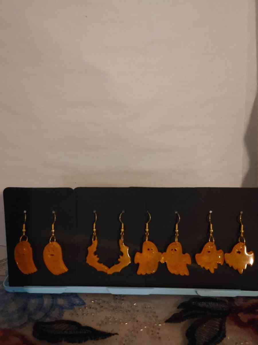 Halloween key chains and earrings - Starke, Florida - FleaMarketBay