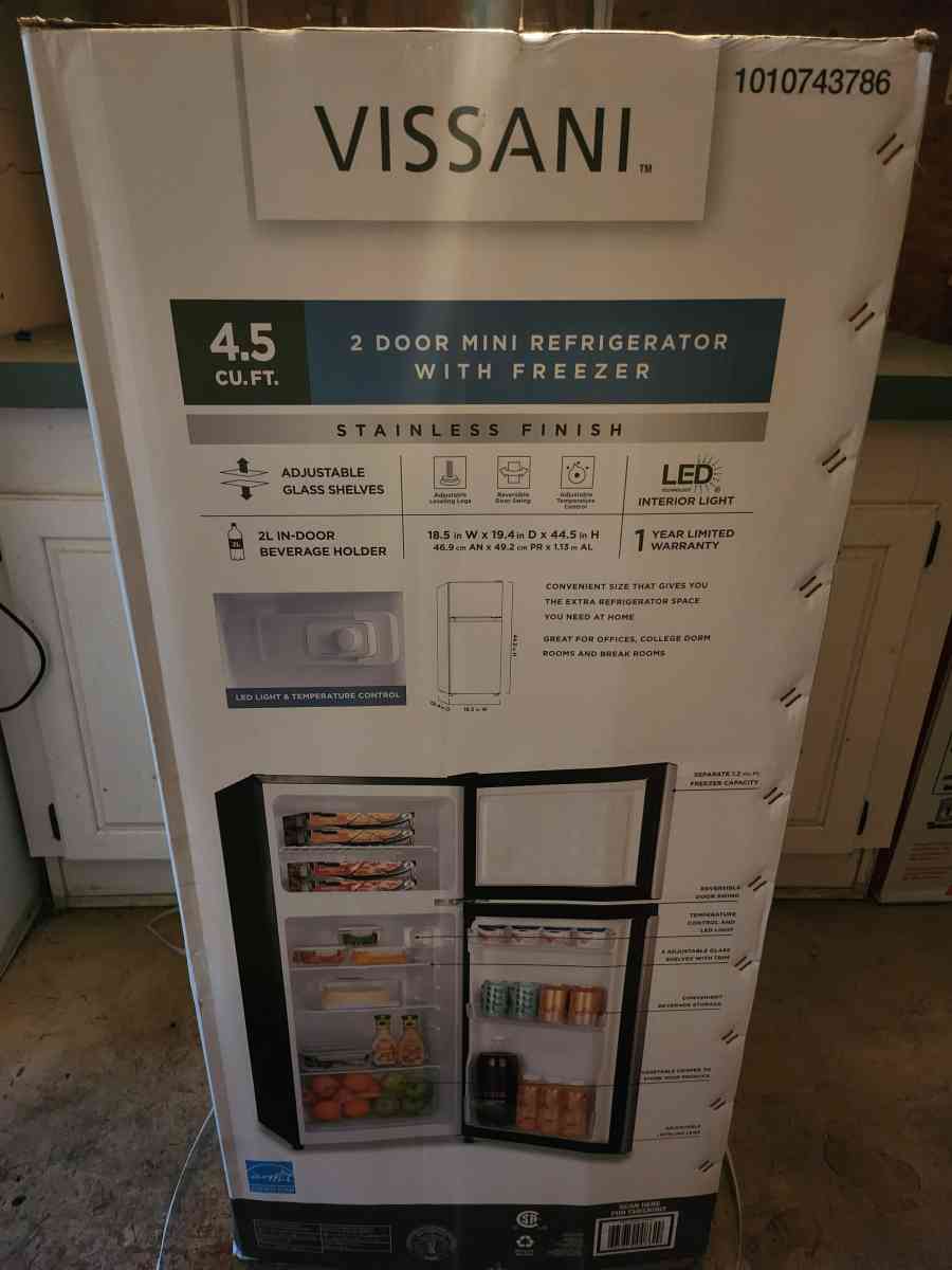 Vissani Mini Refrigerator with Freezer - Homosassa, Florida - FleaMarketBay
