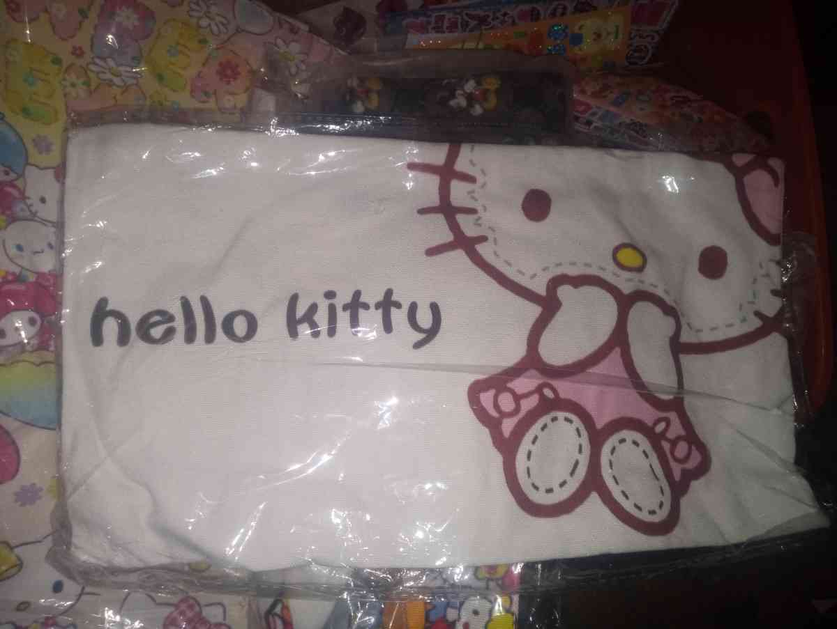 hello kitty bags - San Antonio, Texas - FleaMarketBay