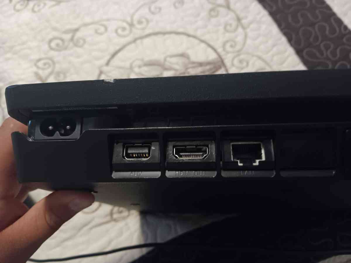 Ps4 good condition - Santa Ana, California - FleaMarketBay