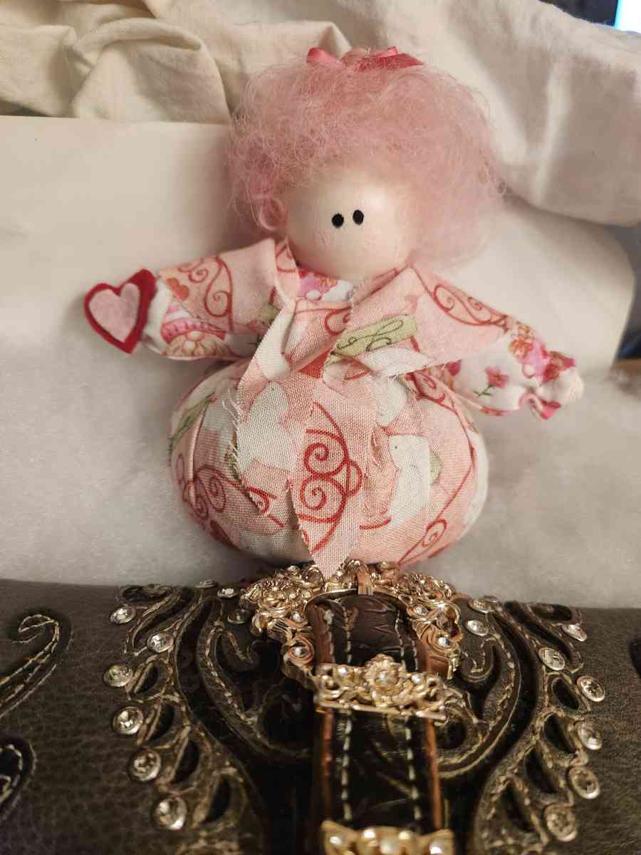 miss valentines  pin cushion - Adelanto, California