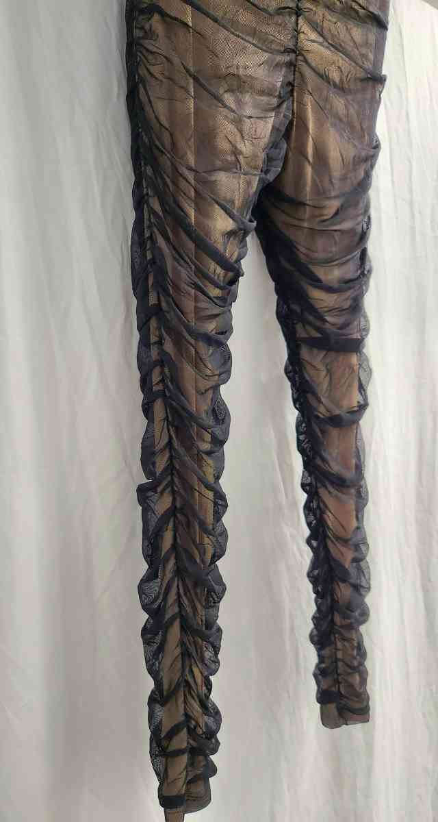 Fashion Nova Nude w Black Overlay Ruched Leggings Womens M - Kenner, Louisiana - FleaMarketBay