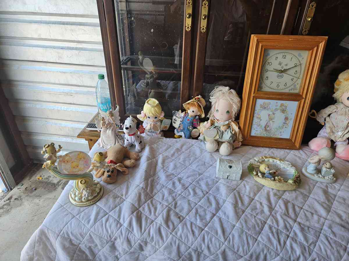 precious moments figurines and dolls - Camp Verde, Arizona - FleaMarketBay