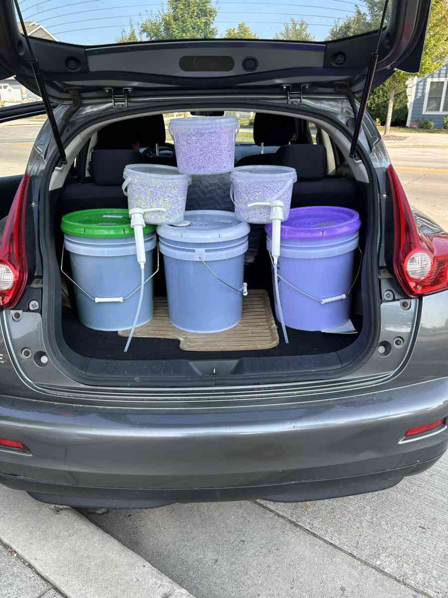 5 gallon laundry detergent - Sheboygan, Wisconsin