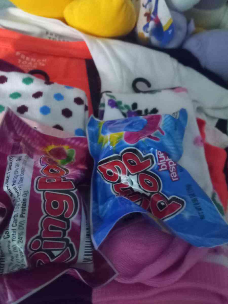 toys bubbles candy socks - Cleveland, Ohio - FleaMarketBay