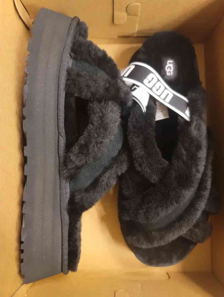 Ugg Slides size 11 - Hudson, Florida
