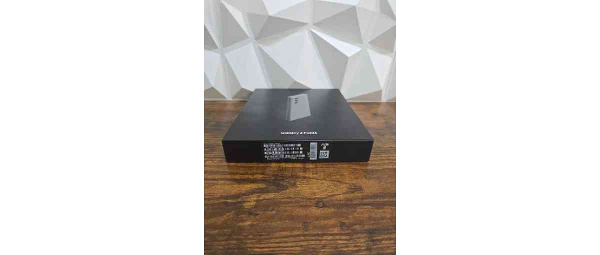 Samsung Galaxy Z Fold 6 512GB Unlocked  Silver Shadow NEW - Kirksville, Missouri