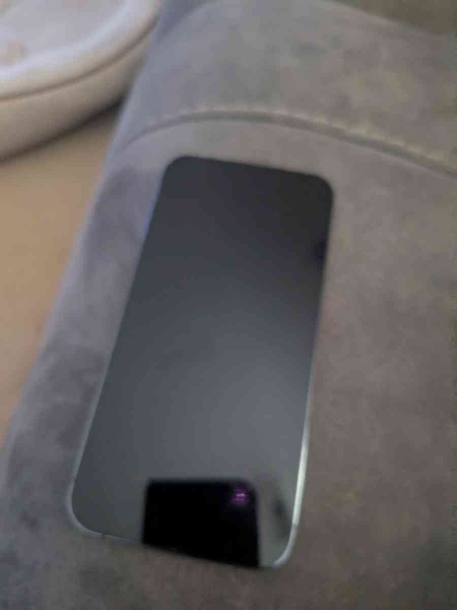 like new 128 GB Iphone14 pro max - Spring Hill, Tennessee - FleaMarketBay