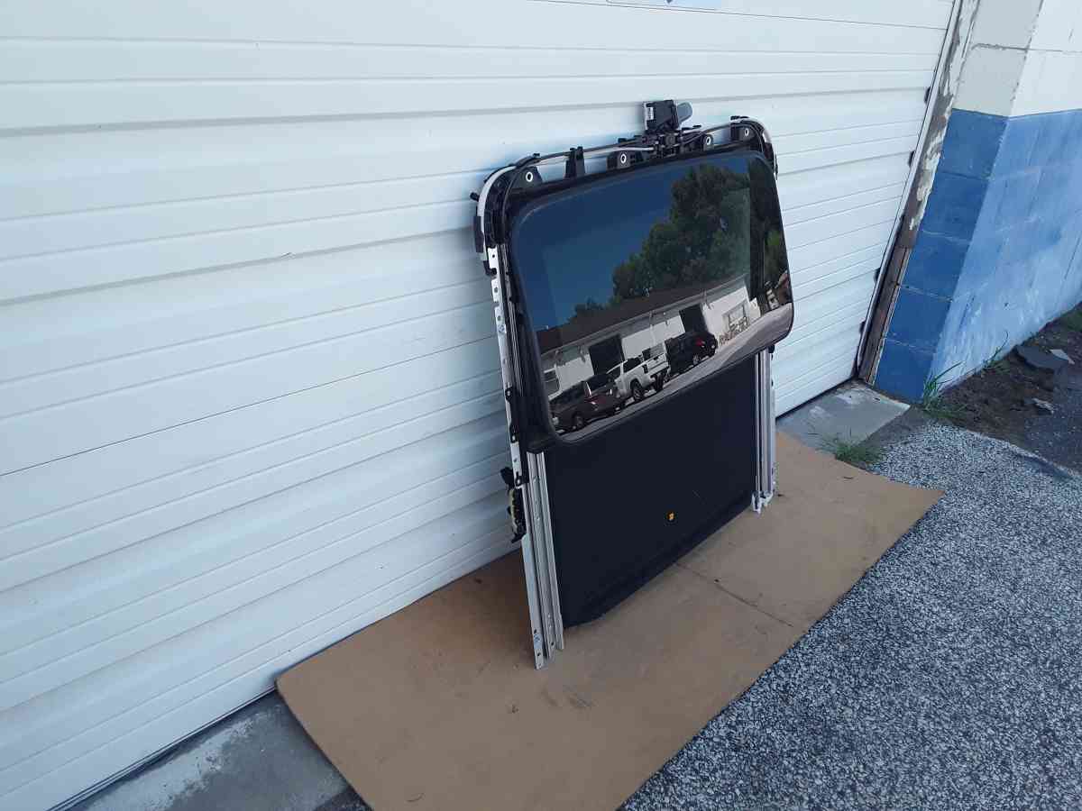 Nice 2014 Toyota Camry Sunroof Assembly OEM Factory Like New - Williamstown, New Jersey - FleaMarketBay