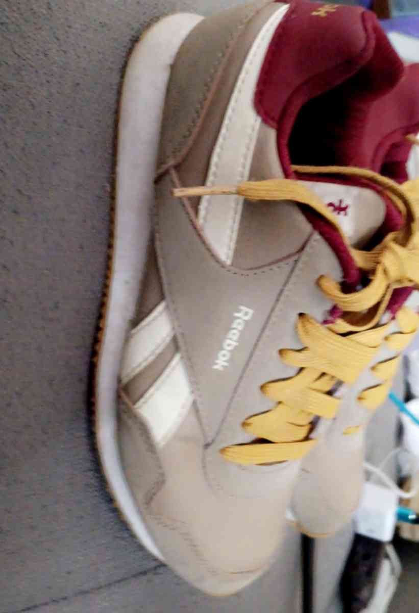 shose - Salinas, California