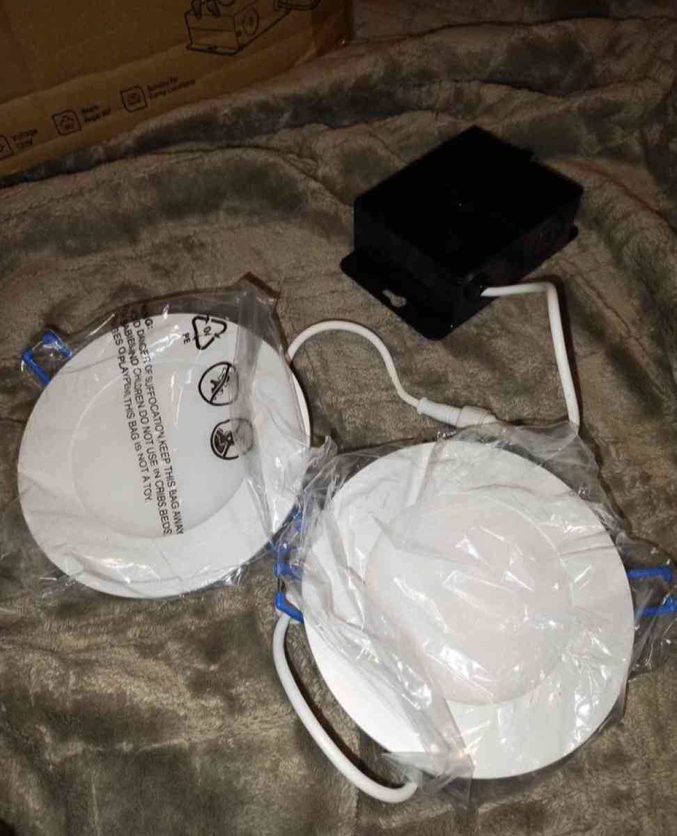 Brand New Ceiling Lights 16pk - Jeffersonville, Indiana - FleaMarketBay