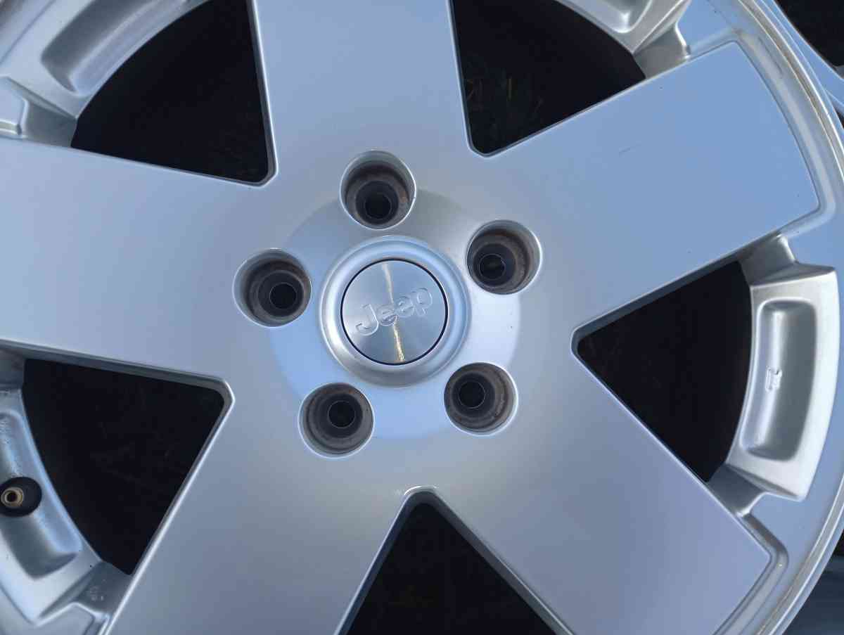 18 rines de jeep - Mercedes, Texas - FleaMarketBay