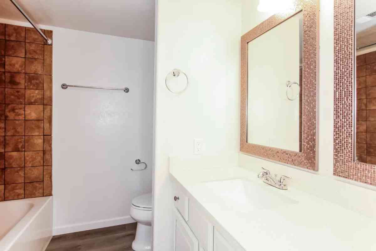 House - Alpine, Arizona - FleaMarketBay