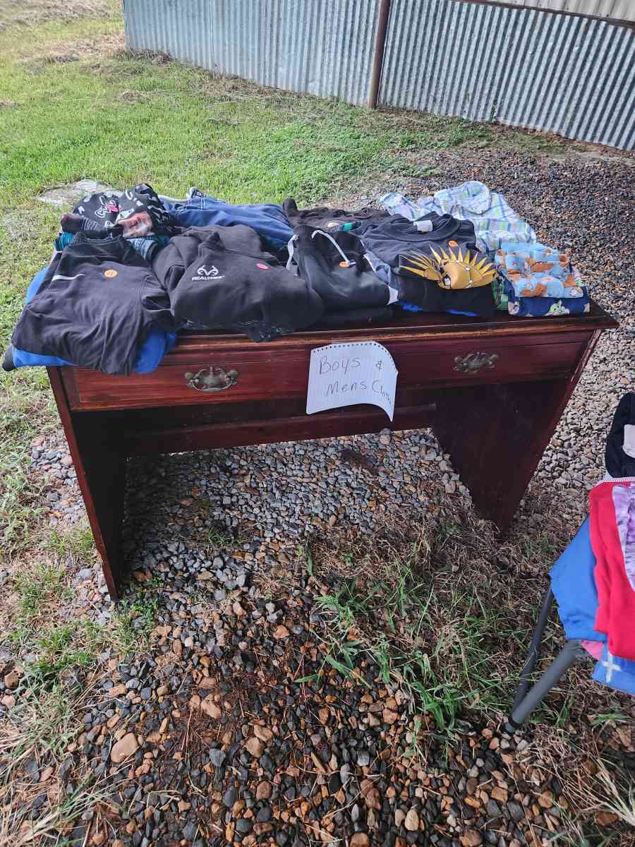 Yard Sale at 125 oak street in Simpson 8am to all gone - Simpson, Louisiana