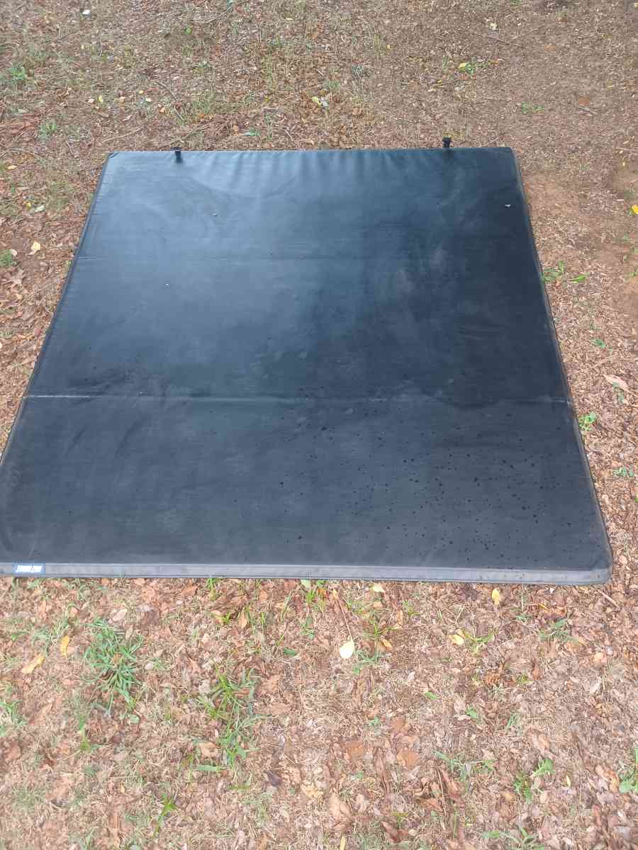 Black Truck Bed Cover - Mansfield, Texas - FleaMarketBay