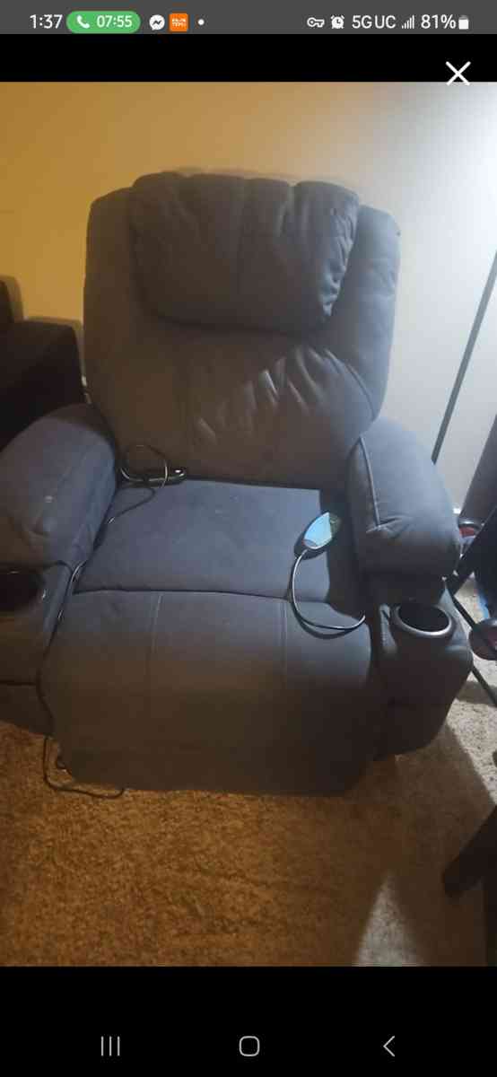 power lift Reclining heated massage chair with remote contro - Washington Navy Yard, District of Columbia - FleaMarketBay