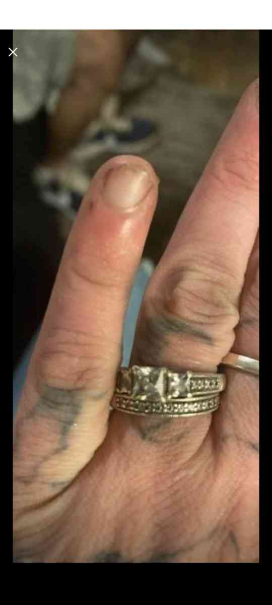 10k wedding ring set sz7 - South Solon, Ohio