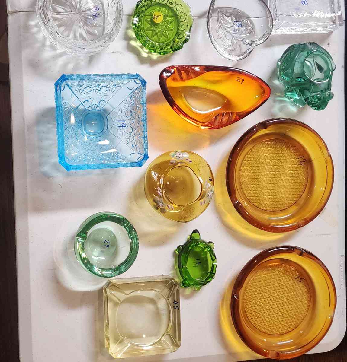 Selection of glass - Mount Pleasant, Pennsylvania - FleaMarketBay