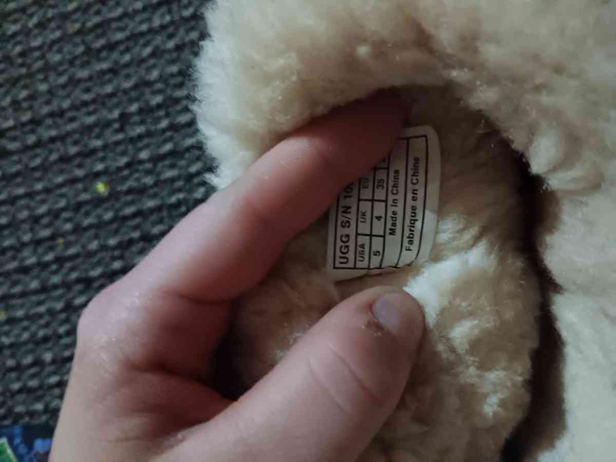 UGG boots - Independence, Missouri - FleaMarketBay