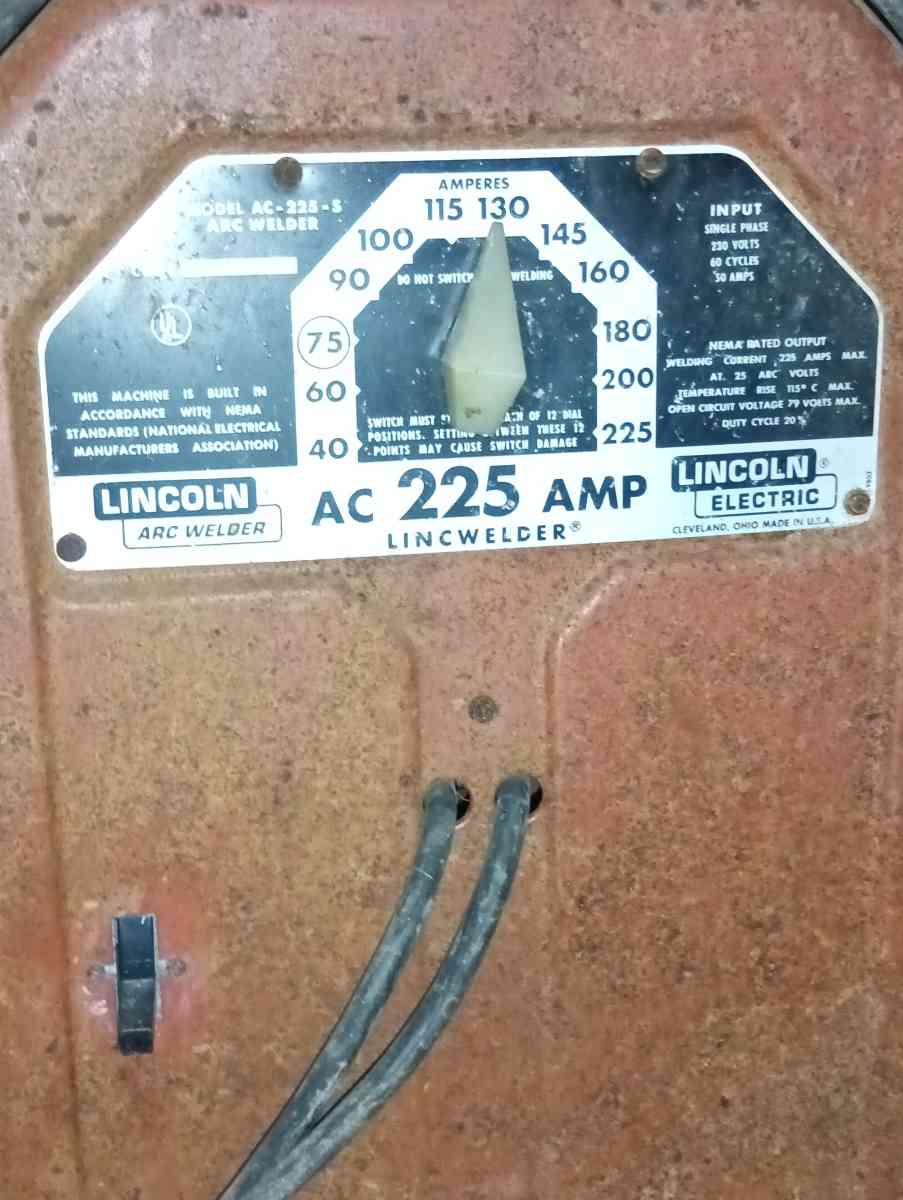 Lincoln welder AC 225 - East Peoria, Illinois