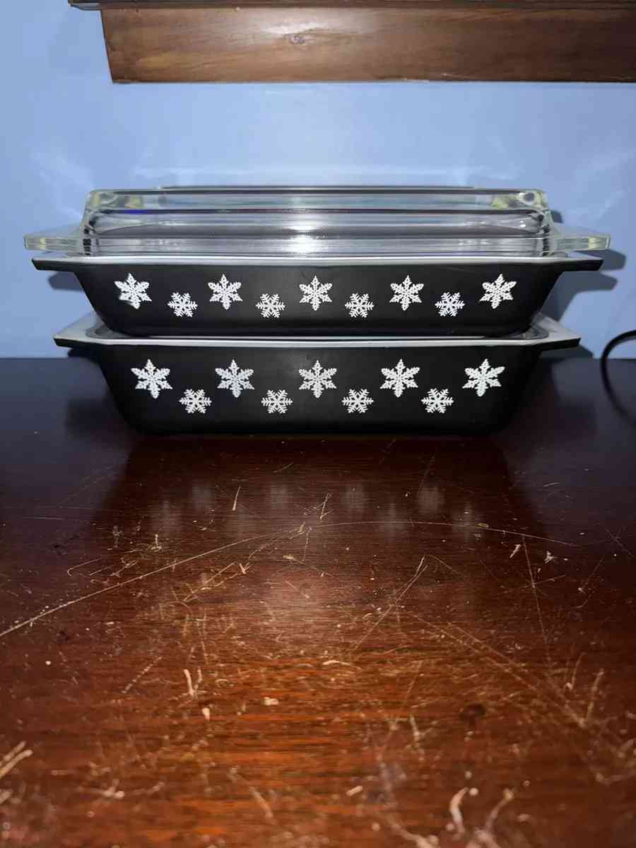 black and white Pyrex set - Columbus, Ohio - FleaMarketBay