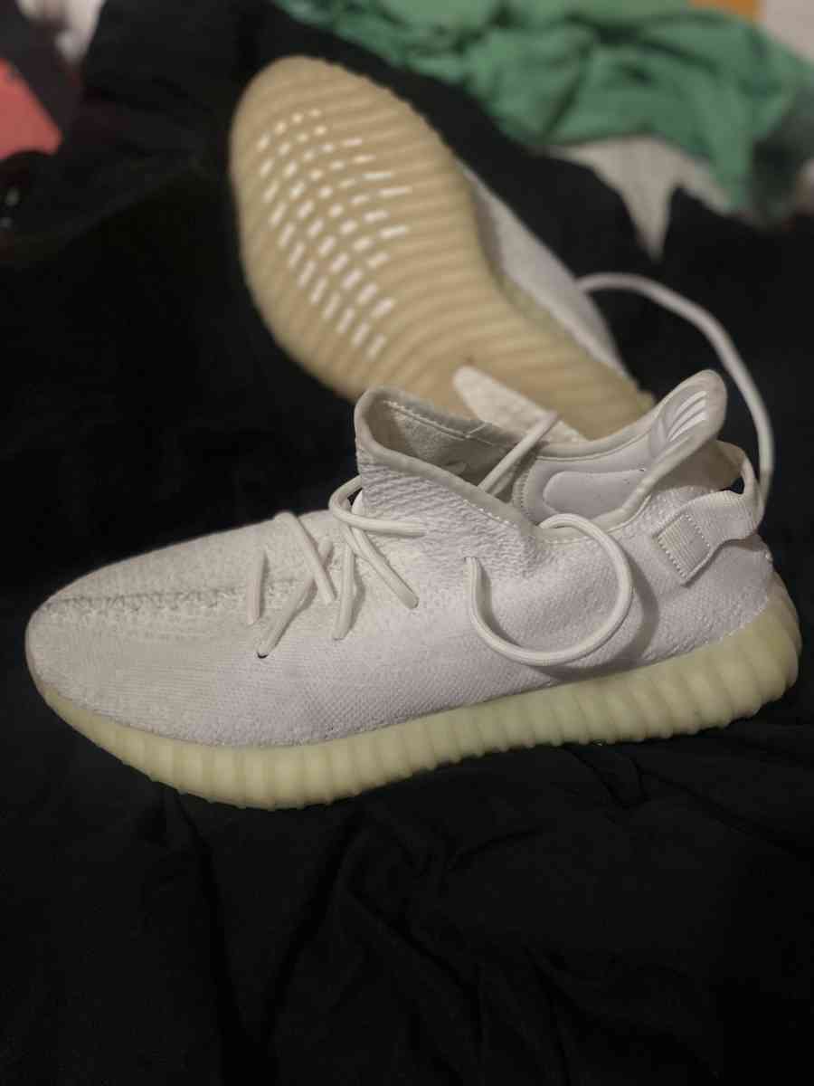 Yeezys cream Boost 350 V2 - Trinity Center, California - FleaMarketBay