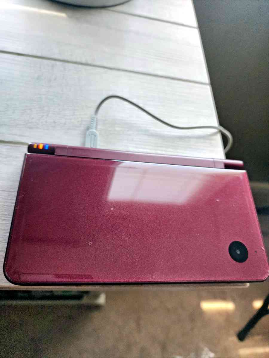 Nintendo DSi XL Burgundy Color - Manteca, California - FleaMarketBay