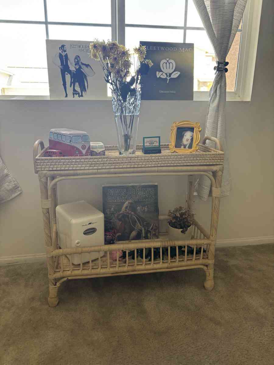 Light yellow buffet - Moreno Valley, California - FleaMarketBay