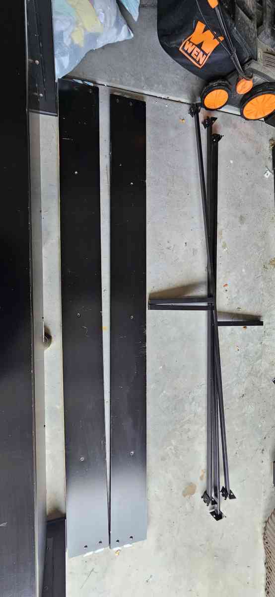 King size wooden bed frame no mattress - Hampshire, Illinois - FleaMarketBay