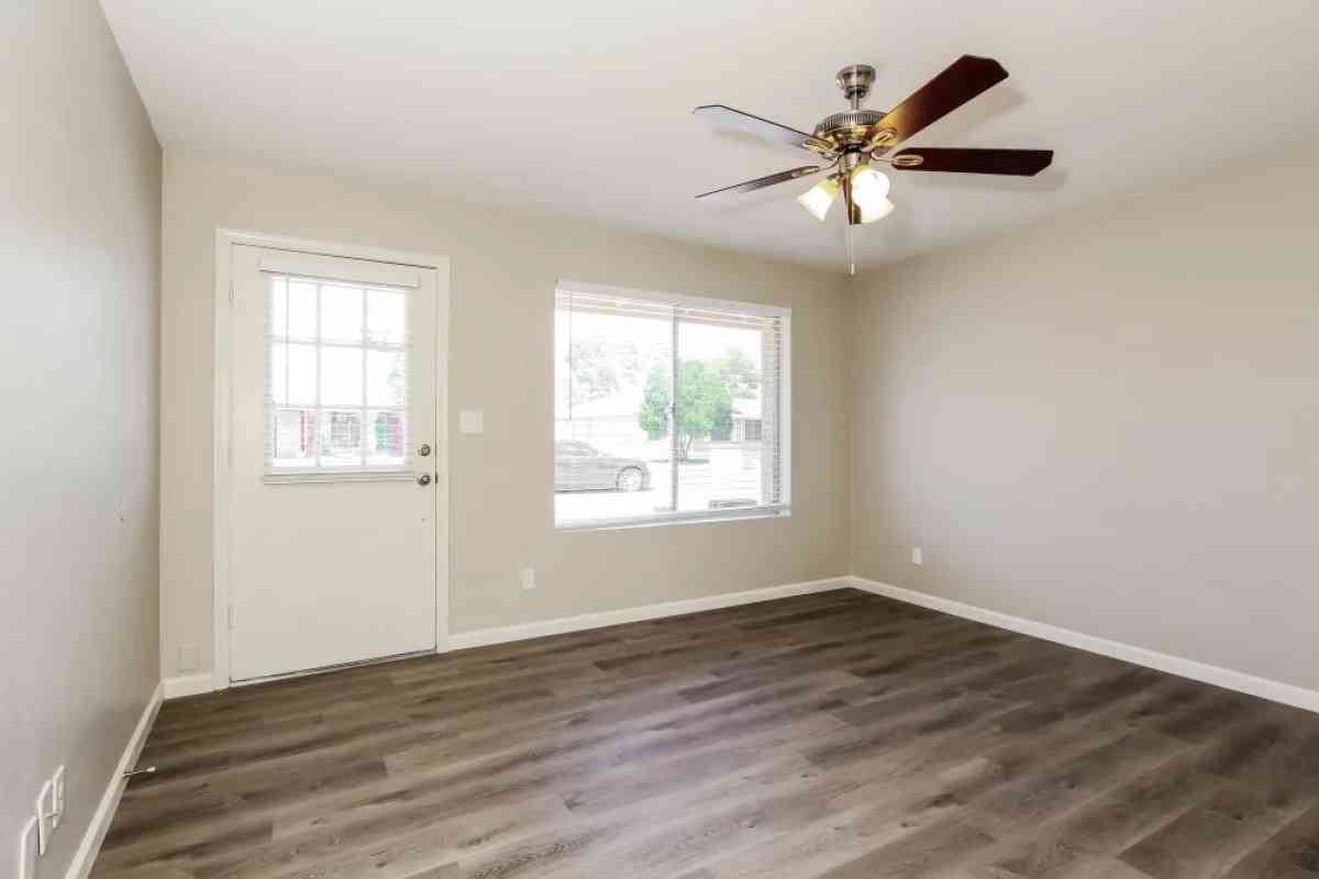 House - Alpine, Arizona - FleaMarketBay