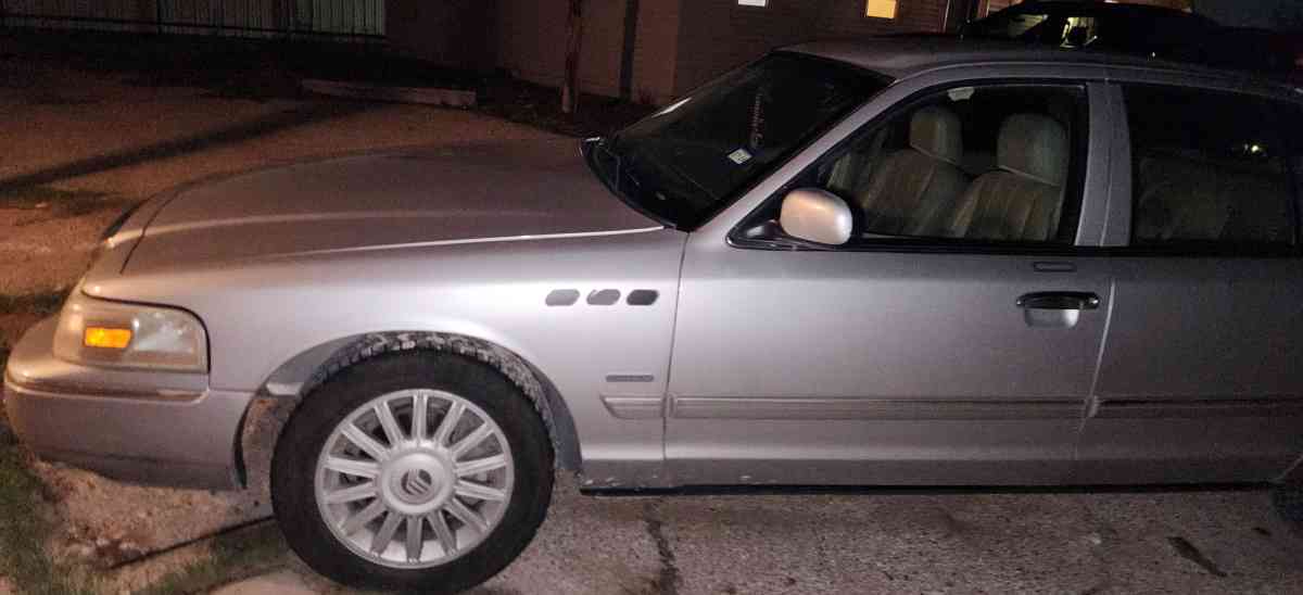 2009 Grand Marquis - Odessa, Texas - FleaMarketBay