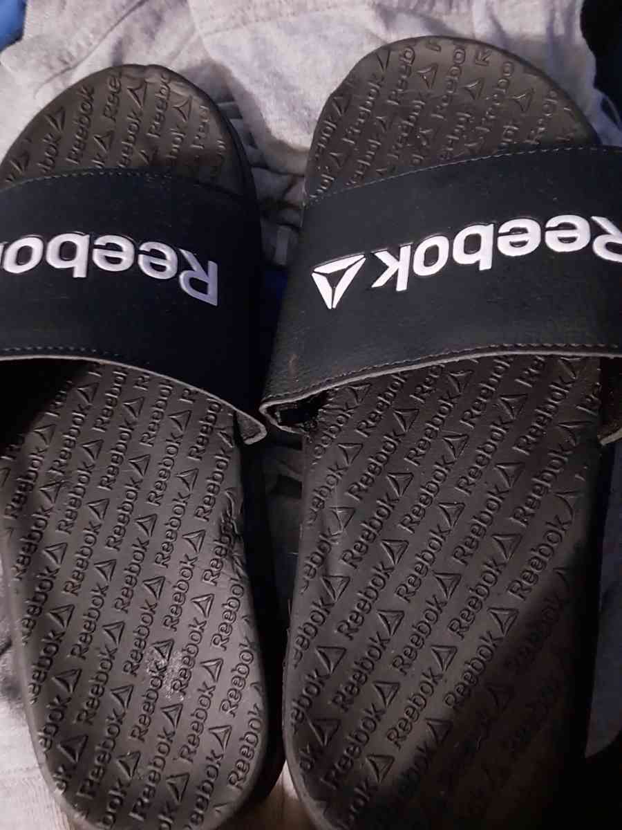 Reebok size 8 womens - Acworth, Georgia - FleaMarketBay