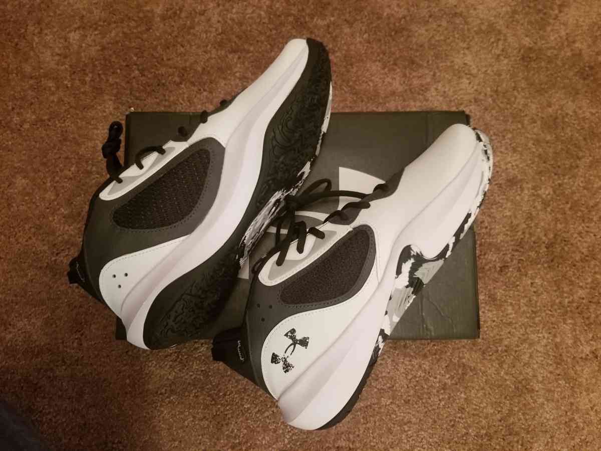 Under Armour Shoes NIB - Williamson, West Virginia - FleaMarketBay